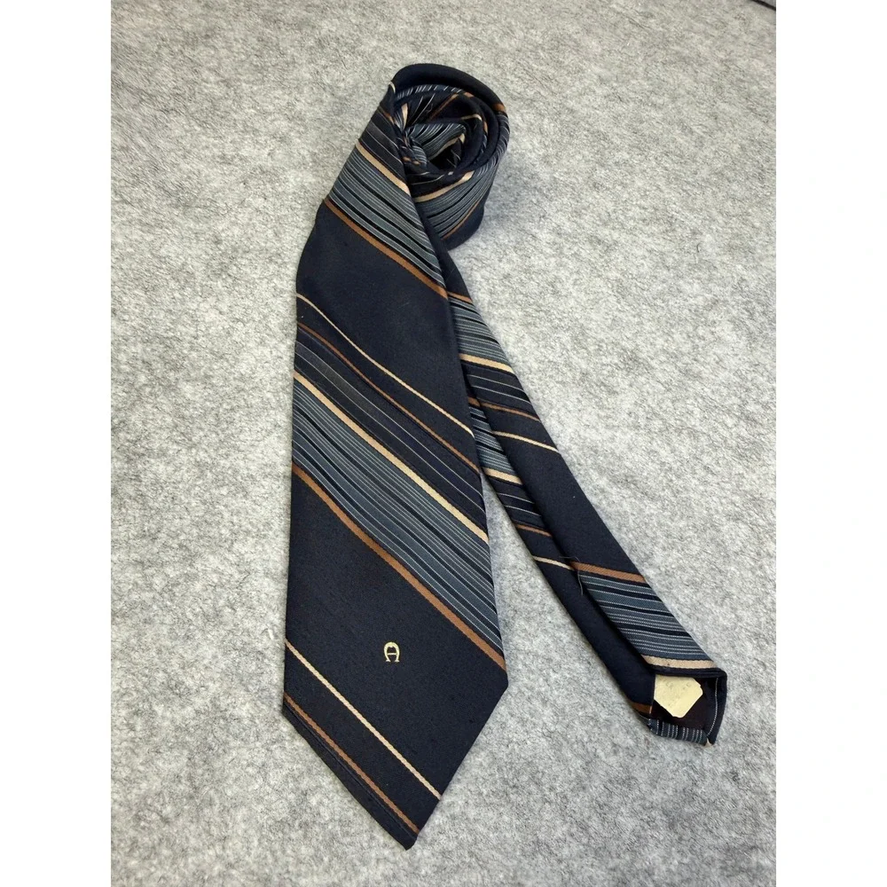 Etienne Aigner Mens Vintage Silk Blend Striped Necktie Navy Blue‎ Tan Logo